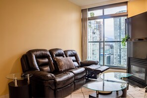 Smart-tv och eldstad