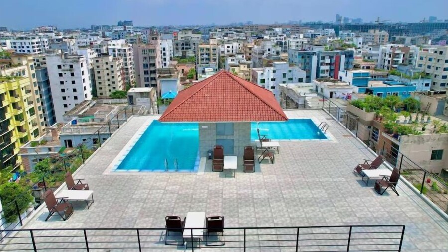 250 sq.ft Studio Apartment with Pool 3