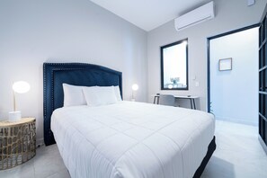 3 chambres, bureau, Wi-Fi gratuit, draps fournis