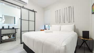 1 bedroom, desk, free WiFi, bed sheets