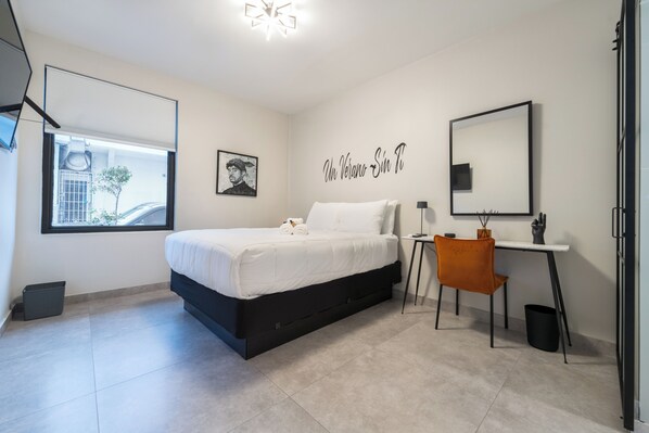 1 bedroom, desk, free WiFi, bed sheets