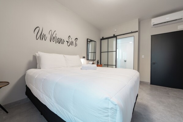 1 bedroom, desk, free WiFi, bed sheets