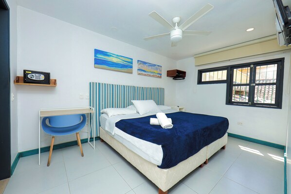 Standard Room, 2 Single Beds, Courtyard View