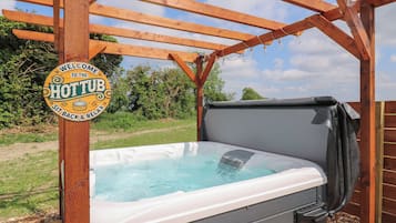 Bathtub spa outdoor