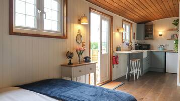 1 bedroom, individually decorated, individually furnished