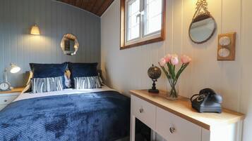 1 bedroom, individually decorated, individually furnished