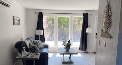 The Riverview Place - 2 bedroom house in Coulee Dam with WiFi, AC
