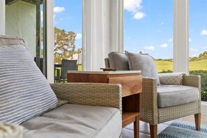 Smart TV, video games, books, printers - Luxe Sawgrass Golfers Retreat - Private Beach Access (Ponte Vedra Beach)