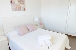 3 bedrooms, iron/ironing board