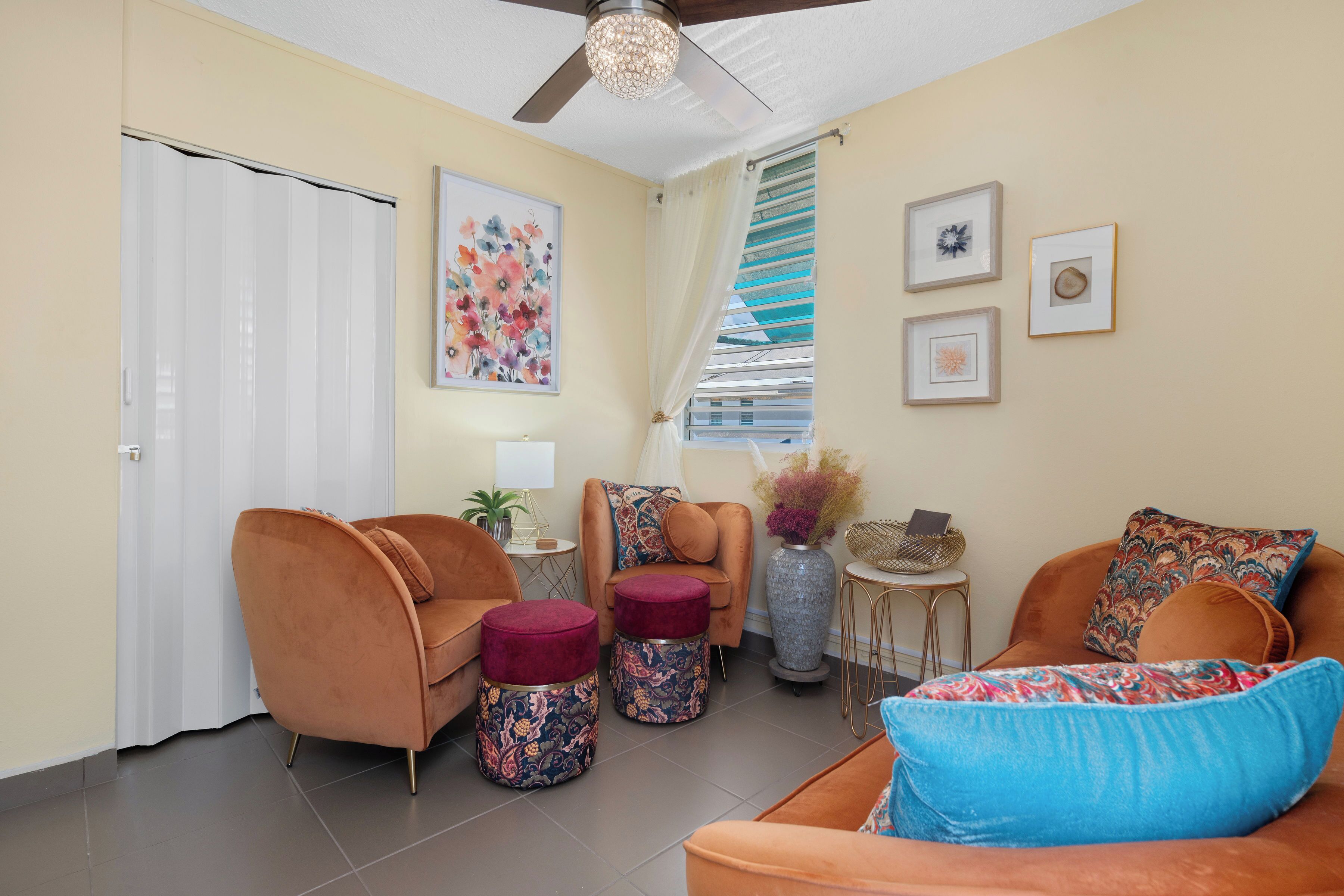 The Jewel Of Levittown: Charming 2-bedroom Apartment With Wifi, Ac In Toa Baja - Levittown