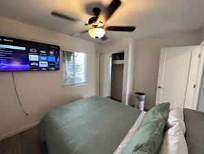 1 chambre, fer et planche à repasser, Wi-Fi, draps fournis