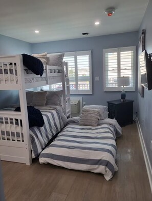 1 habitación, tabla de planchar con plancha y wifi