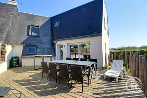 تناول الطعام بالخارج