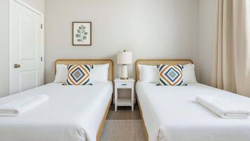 2 soverom, strykejern/-brett, reiseseng for barn og wi-fi