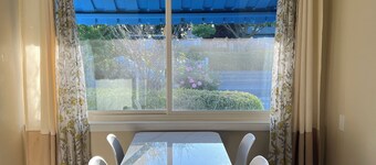 Charming 3-Bedroom House & 2 Bathroom with WiFi, AC in Delightful East Palo Alto