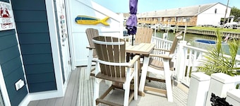 Charming Canal Water View Townhome with Outdoor Pool, WiFi & AC in Ocean City