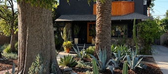 Private Suite Near Fairplex & Downtown Pomona + historical neighborhood,
