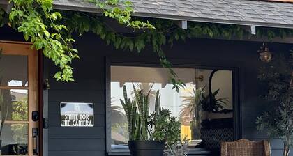 Charming 1-bedroom house with WiFi and AC in Pomona