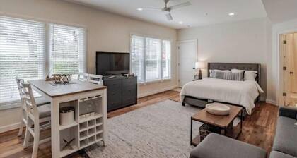Cutest Studio on Church Street!