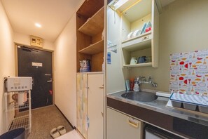 Family Apartment, Balcony, City View | Private kitchen