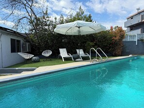 Outdoor pool - Modern 1BR Retreat with Pool Near SoFi Stadium - MK2 (Los Angeles)