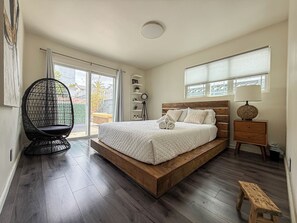 1 bedroom, iron/ironing board, free WiFi, bed sheets - Modern 1BR Retreat with Pool Near SoFi Stadium - MK2 (Los Angeles)