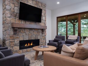 TV connectée, cheminée