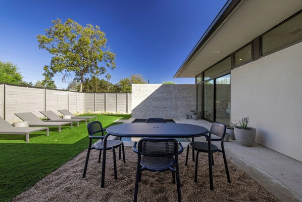 Outdoor dining