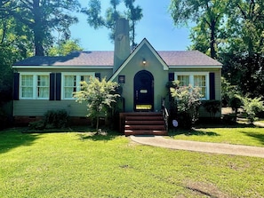 Exterior - Historic S. Highlands Charming Cottage by Betty Virginia Park! (Shreveport)