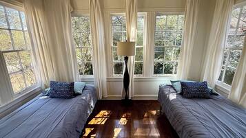 3 soverom, strykejern/-brett, wi-fi (inkludert) og sengetøy