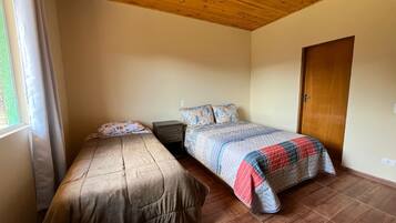 3 quartos, Wi-Fi de cortesia, roupa de cama