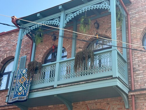 Luxury Guesthouse with 4 Premium Bedrooms & Private Wine Cellar