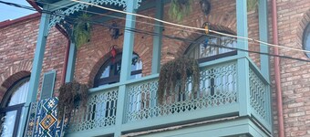 Luxury Guesthouse with 4 Premium Bedrooms & Private Wine Cellar