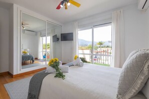 3 habitaciones, tabla de planchar con plancha, cuna de viaje y wifi 