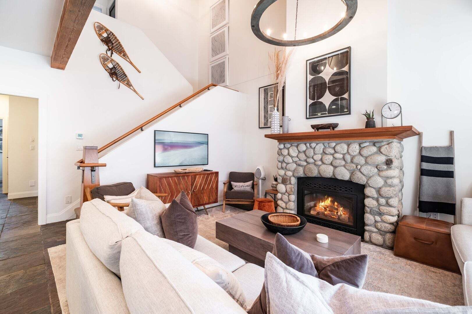 TV, fireplace, stereo