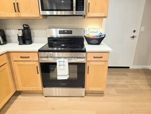 Micro-ondes, four, plaque de cuisson, lave-vaisselle