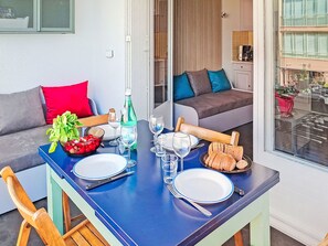 Outdoor dining - Diamant bleu by Interhome (Six Fours La Coudoulière)