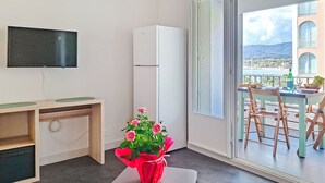 TV - Diamant bleu by Interhome (Six Fours La Coudoulière)