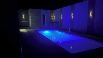 Indendørs pool