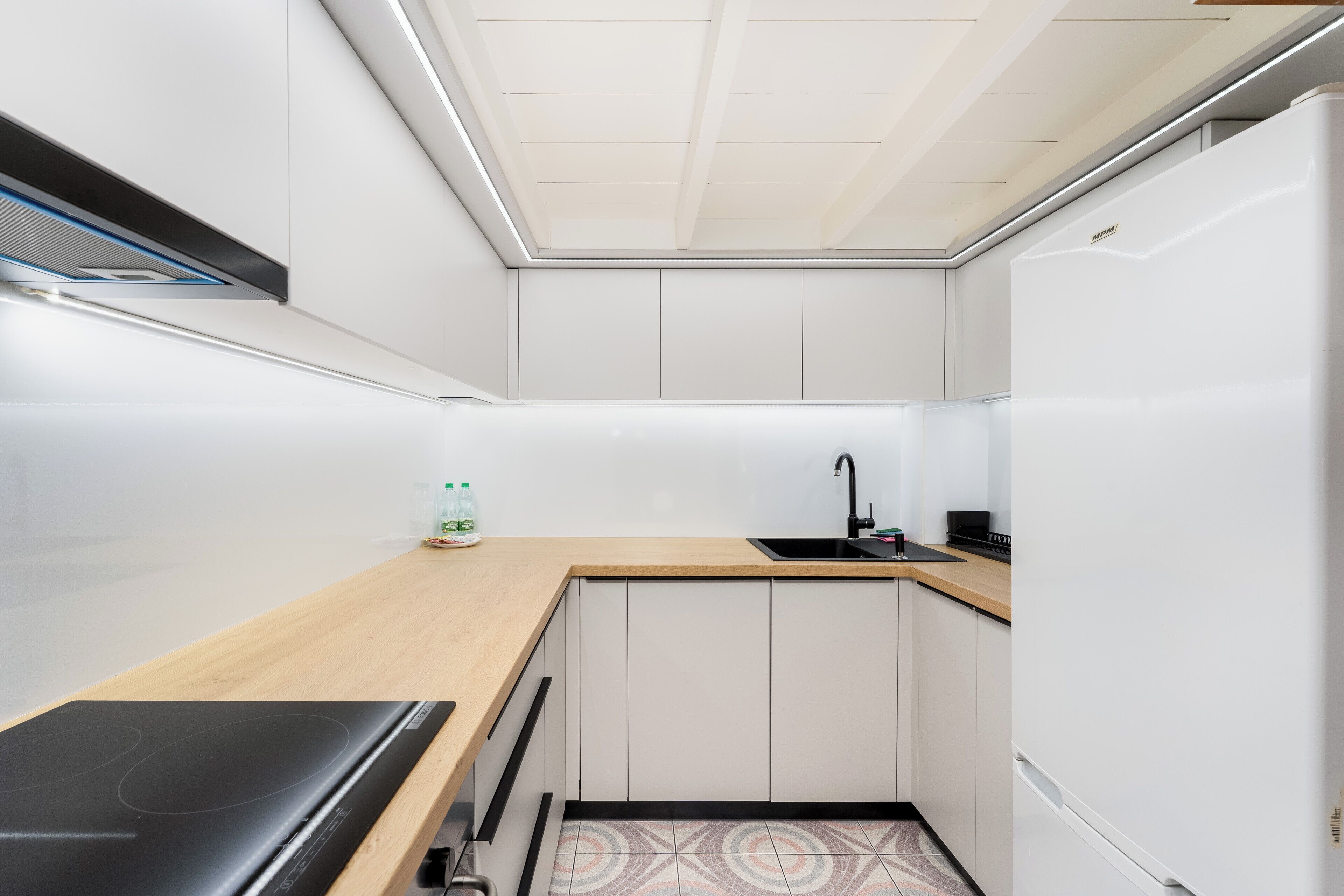 Frigorífic, forn, placa de cuina i rentaplats 