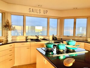 Mikrowelle, Ofen, Herdplatte, Geschirrspüler