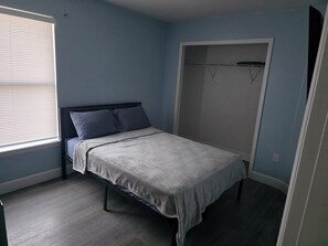 1 室のベッドルーム、WiFi