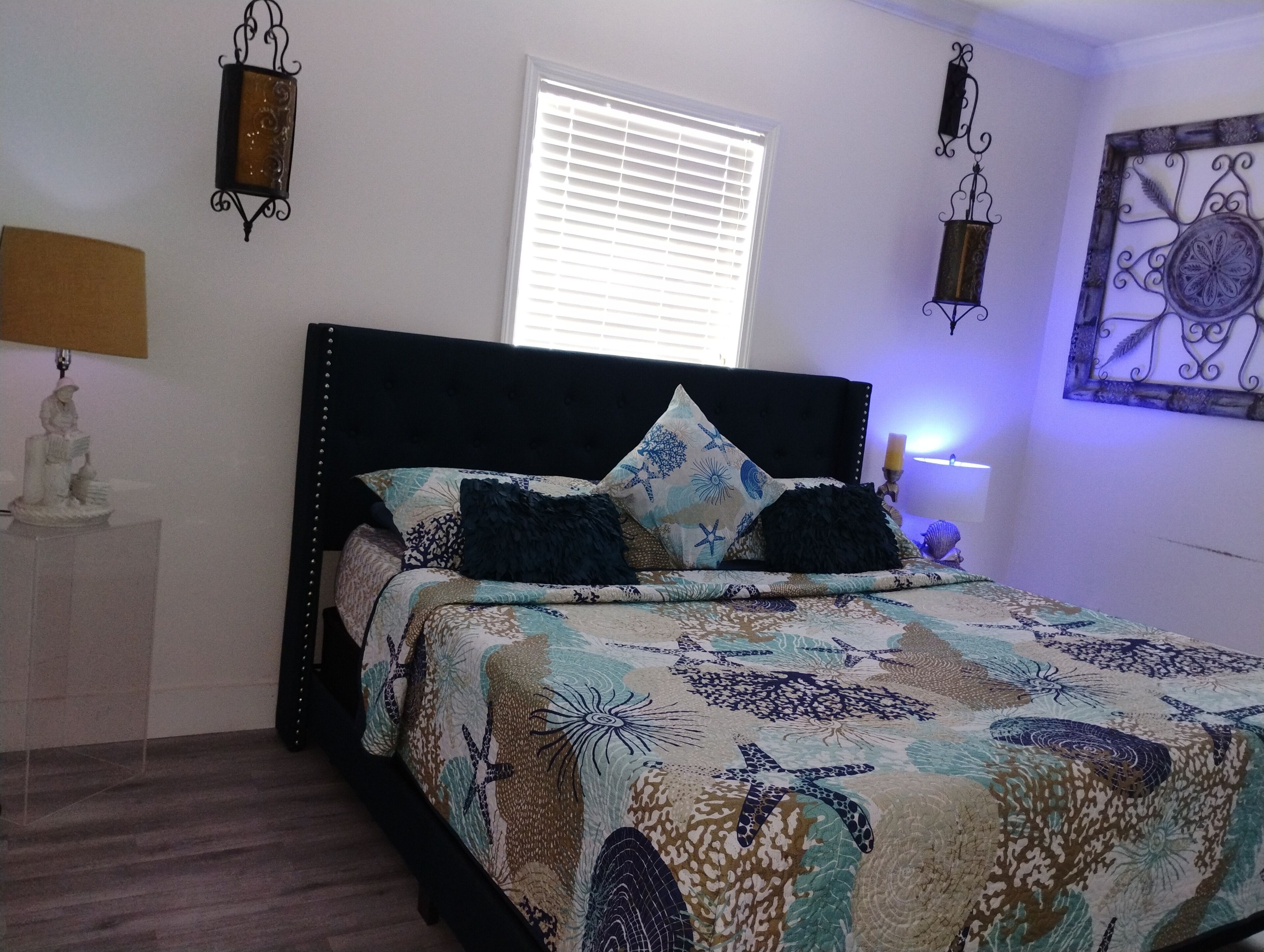 3 slaapkamers, een strijkplank/strijkijzer, reisbedje, gratis wifi