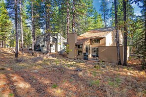 Exterior - 2 Conifer - with Sunriver SHARC Passes (Sunriver)