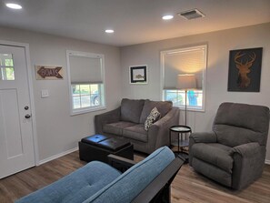 Smart TV - Rustic Cabin 300 Yards from Free Boat Launch & Swimming Area (Broaddus)