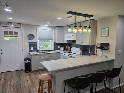 Rustic Cabin 300 Yards from Free Boat Launch & Swimming Area