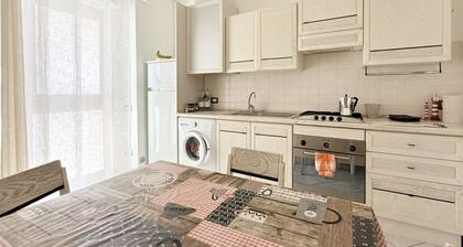 P062 - Porto Recanati, two-room apartment in the center 30 meters from the sea