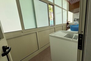 Dusche, Bidet, Handtücher