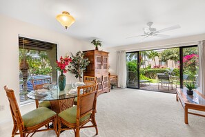 Dining - Cozy ground floor condo, lush lanai, dining nearby (Kihei)