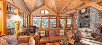 Ski-In Ski-Out Lodge at Whitefish Mountain Resort access to Private Elk Highlands Chair Lift